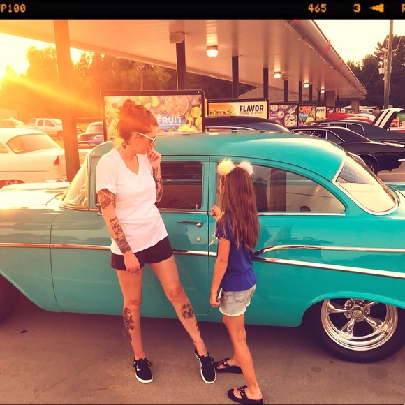 I’m Lori! I have 2 kids and 2 step daughters - Picture 5 of 5